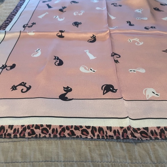 100% Silk Scarf SilkSilky Cats Leopard Print Border Square NWT - Picture 7 of 13